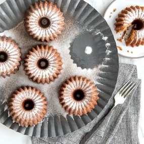 Nordic Ware mini bundt cakes Brilliance plech so 6 formami zlatý 5 šálok, 93377