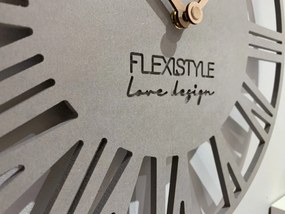 Jednoduché nástenné hodiny v drevenom dizajne sivé