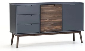 Antracitová/tmavohnedá nízka komoda z borovicového dreva 140x80 cm Nussa – Marckeric