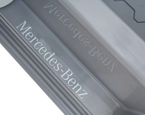 Ramiz Vozidlo Mercedes Benz EQG Strieborná