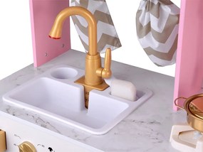 Veľká interaktívna drevená kuchyňa s pôvabnými zlatými doplnkami a kávovarom ZA5933