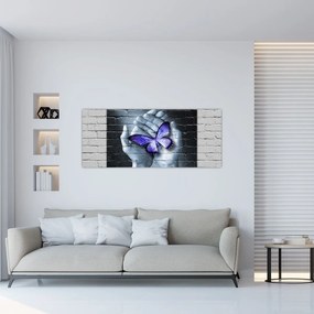 Obraz - Fialový motýľ na stene (120x50 cm)