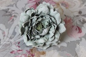 Bledozelený umelý matný kvet s glitrom 13cm