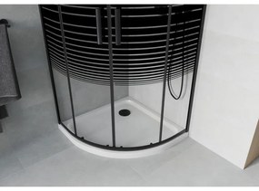 Mexen Rio, štvrťkruhový sprchovací kút s posuvnými dverami 90(dvere) x 90(dvere) x 190 cm, 6mm číre sklo s pásikmi, čierny profil + biela sprchová vanička Slim, 863-090-090-70-20-4110B