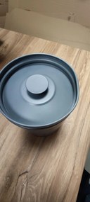 Zeller Present 2. akosť - Plechová dóza na cibuľu, s vetraním, pastelovo modrá, RETRO