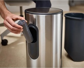 Nášľapný odpadkový kôš z nehrdzavejúcej ocele v lesklo striebornej farbe 10 l Arc – Joseph Joseph