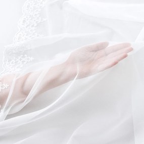 Biela záclona s perleťovo vytkávanou bordúrou zámocký vzor do oblúčka ZAC-028 výška 300 cm Šitie na mieru