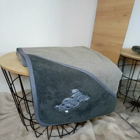 Detská osuška s motívom 75x75cm sivá
