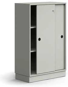 Skriňa s posuvnými dverami QBUS, 2 police, so soklom, s madlom, 1252x800x400 mm, svetlošedá