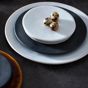 Biely kameninový podnos Costa Nova Roda, ⌀ 25 cm