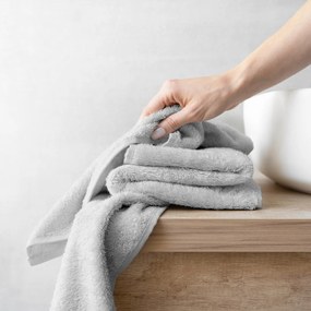 Goldea bambusový uterák/osuška - svetlo sivý 30 x 50 cm