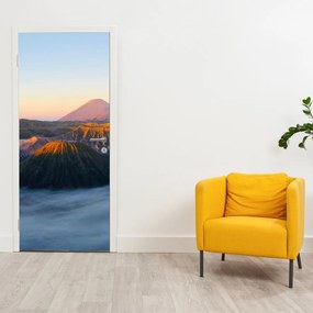 Fototapeta na dvere - Hora Bromo v Indonézii (95x205cm)