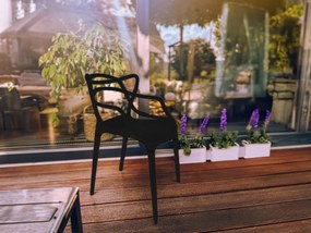 AKCIA Čierna plastová stolička KATO II. akosť