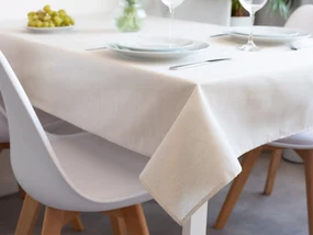 Obrus Premium 140 × 200 cm – béžový