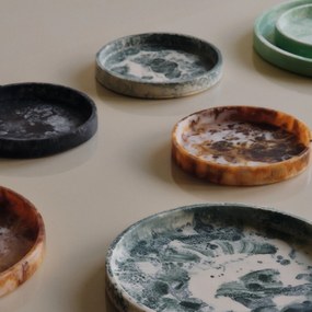 Ferm Living Dekoratívna okrúhla tácka Mist Sugar Kelp Ø 20 cm