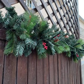 DECOLED 3D umelý vianočný veniec z borovicového ihličia, šišiek a bobúľ, 200 × 30 cm