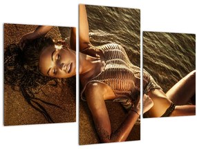 Obraz ženy ležiacej na pláži (90x60 cm)