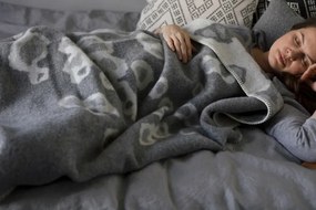 Vlnená deka Saimaannorppa 130x180, sivo-biela