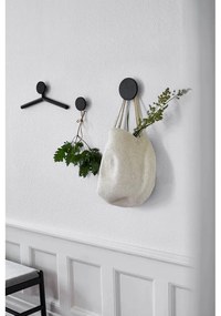 Čierny nástenný háčik z dubového dreva Milford – Rowico