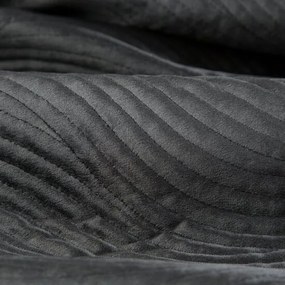 Kvalitný prešívaný prehoz na posteľ čiernej farby Šírka: 220 cm | Dĺžka: 240 cm