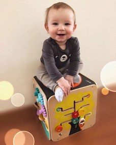 Drevená didaktická kocka s motorickým labyrintom