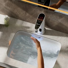 Dotykový prietokový ohrievač vody 3000W/230V IPX4 s LED displejom, biely