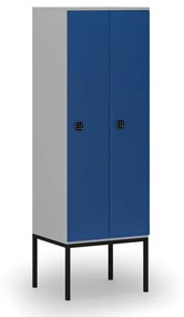 Drevená šatníková skrinka s podnožou, 2 oddiely, kódový zámok, sivá / modrá