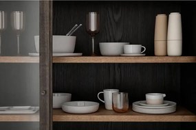 Svetlosivý servírovací keramický tanier Sablo L – Blomus