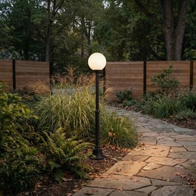 Klasická vonkajšia stojaca lampa čierna s opálovým sklom 140 cm IP44 - Champs