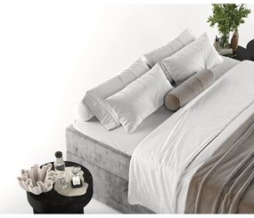 Sivá boxspring posteľ s úložným priestorom 200x200 cm Yoko – Maison de Rêve
