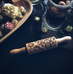 Goody Woody Embosovaný valček na cesto Folk Flowers – malý