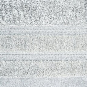 Osuška GLORY v sivej farbe, s velúrovým okrajom a lesklou niťou Šírka: 50 cm | Dĺžka: 90 cm