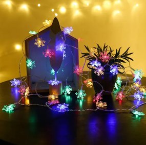 LED vianočné osvetlenie - snehové vločky 10m | farebné