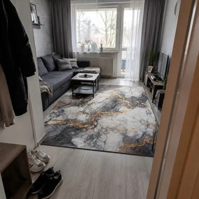 Protišmykový koberec NOVO mramor čierny / zlatý