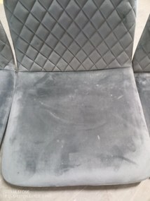 AKCIA Sivá stolička IRYS VELVET s čiernymi nohami II. akosť