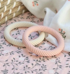 A Little Lovely Company - silikónové hryzadielka - jahody so smotanou, 2 ks