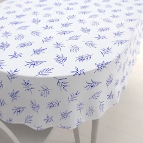Biante Teflónový oválny obrus TF-114 Modré olivové vetvičky na bielom 50x100 cm