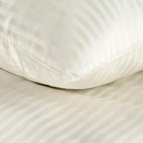 Dekorstudio Saténové posteľné obliečky VERA s jemnými prúžkami v krémovej farbe Rozmer posteľných obliečok: Šírka x Dĺžka: 140x200cm + 1ks 70x80 cm