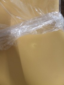 AKCIA Horčicová stolička OSAKA s čiernymi nohami II. akosť