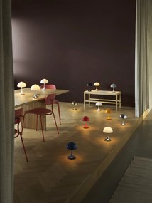 Louis Poulsen Prenosná lampa Panthella 160 V3 Opaque Yellow