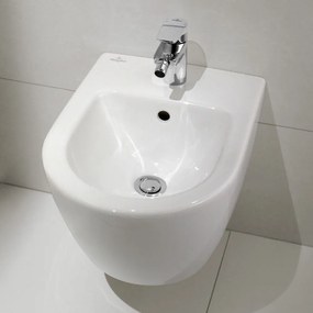 VILLEROY &amp; BOCH Subway 2.0 Compact závesný bidet s otvorom, s prepadom, 355 x 480 mm, biela alpská, s povrchom CeramicPlus, 540600R1