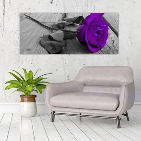 Obraz - Fialová ruža so zelenou stonkou (120x50 cm)