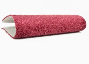 Koberce Breno Metrážny koberec COSY 12, šíře role 400 cm, červená