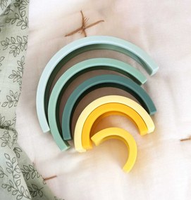 A Little Lovely Company - montessori stohovacia dúha - zelená a žltá