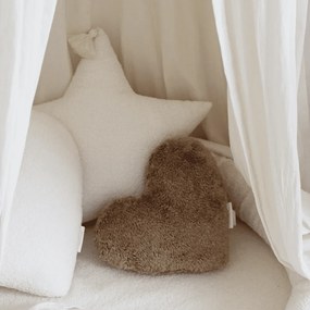 Mini Boho vankúš srdca čokoládový 38 cm