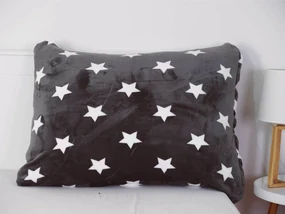 Obliečka na vankúš mikroplyš 70 × 90 cm – Estrelas sivé