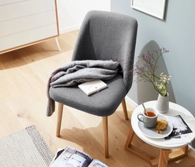 Čalúnená jedálenská stolička