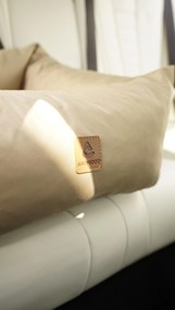 Cestovný pelech pre psov do auta JULIAN - cappuccino