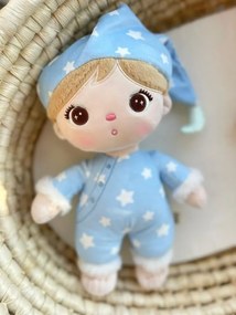 Bábika v pyžamku s mesiačikom – nežný kamarát na dobrú noc