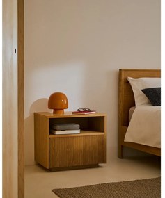 Nočný stolík v dekore duba v prírodnej farbe Helvine – Kave Home